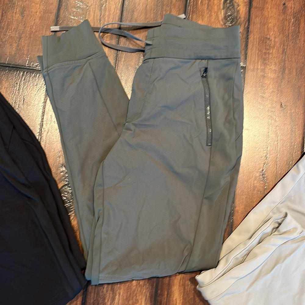 Athleta Headlands hybrid trek jogger sz 0, oarmy green/olive